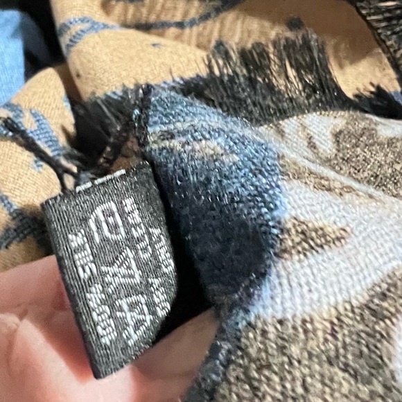 Silk Blue Black Tan Printed Handmade in Italy Wrap Scarf Shawl - Picture 8 of 10